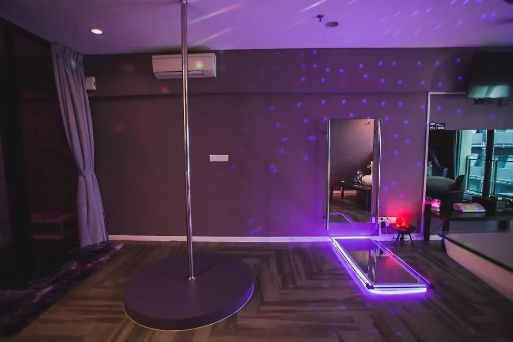 Mercu Summer Suite - Love Romance, Purple Love Fun 紫情趣民宿 Kuala Lumpur Apartament