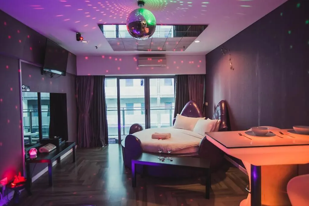 Mercu Summer Suite - Love Romance, Purple Love Fun 紫情趣民宿 Kuala Lumpur