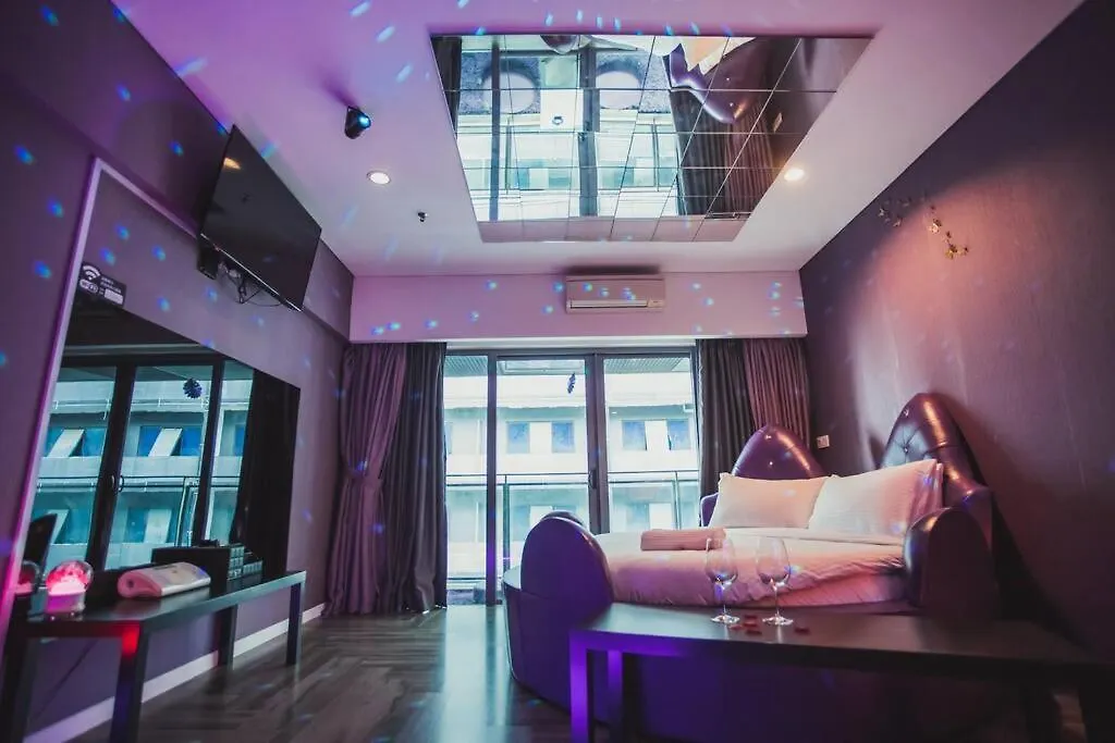 Mercu Summer Suite - Love Romance, Purple Love Fun 紫情趣民宿 Kuala Lumpur
