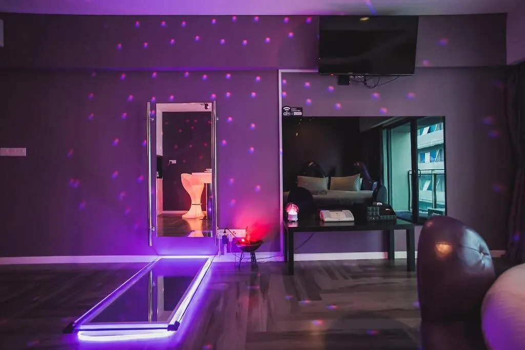 Mercu Summer Suite - Love Romance, Purple Love Fun 紫情趣民宿 Kuala Lumpur 0*,