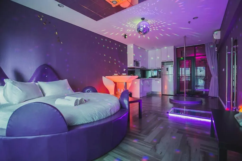 Mercu Summer Suite - Love Romance, Purple Love Fun 紫情趣民宿 Kuala Lumpur Apartment